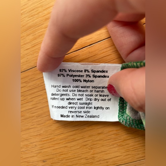 David pond designer dress. Size 12 - Picture 12 of 12